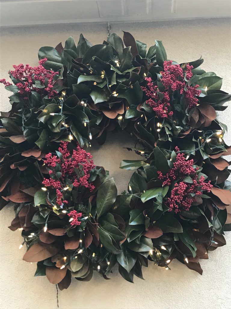 Christmas Wreath, DIY Magnolia Wreath, magnolia decor, outdoor wreath, wreaths, 
