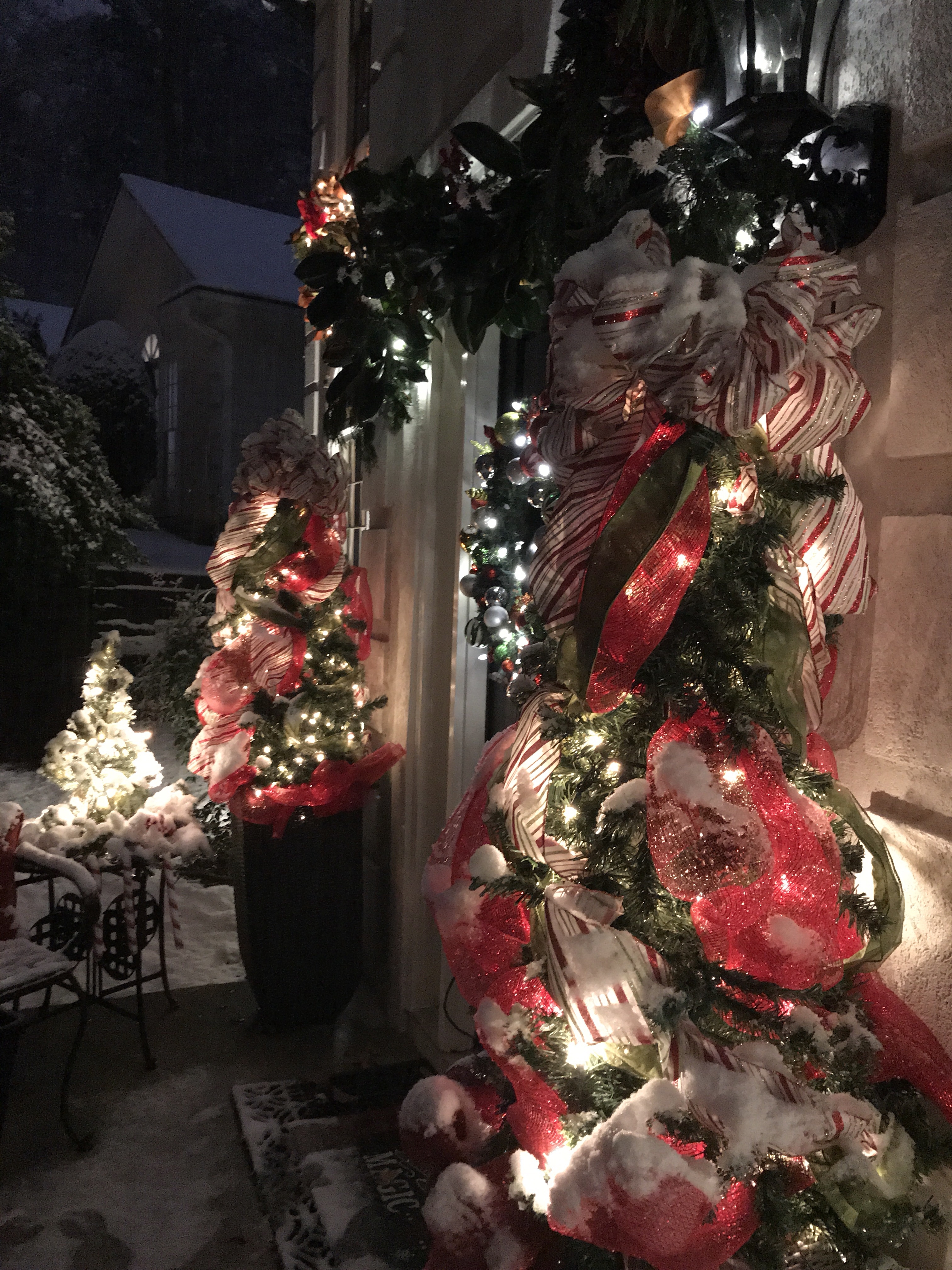 Christmas wreath, magnolia decor, magnolia wreaths, diy wreaths, outdoor wreaths, magnolia leaves