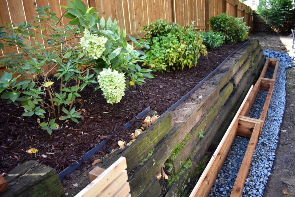 Before/After Backyard Makeover with DIY cedar planters.
